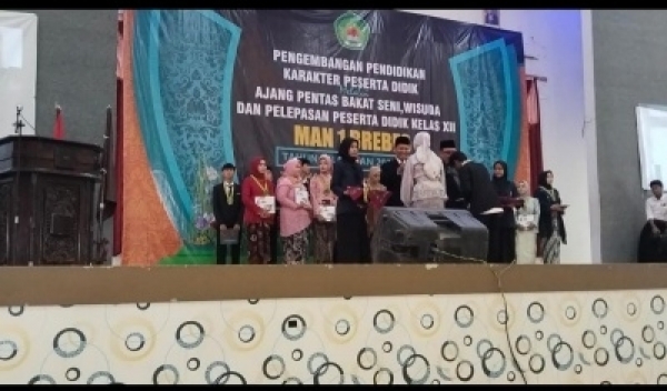 MAN 1 Brebes Sukses Gelar Wisuda dan Pelepasan Kelas XII TP. 2023/2024